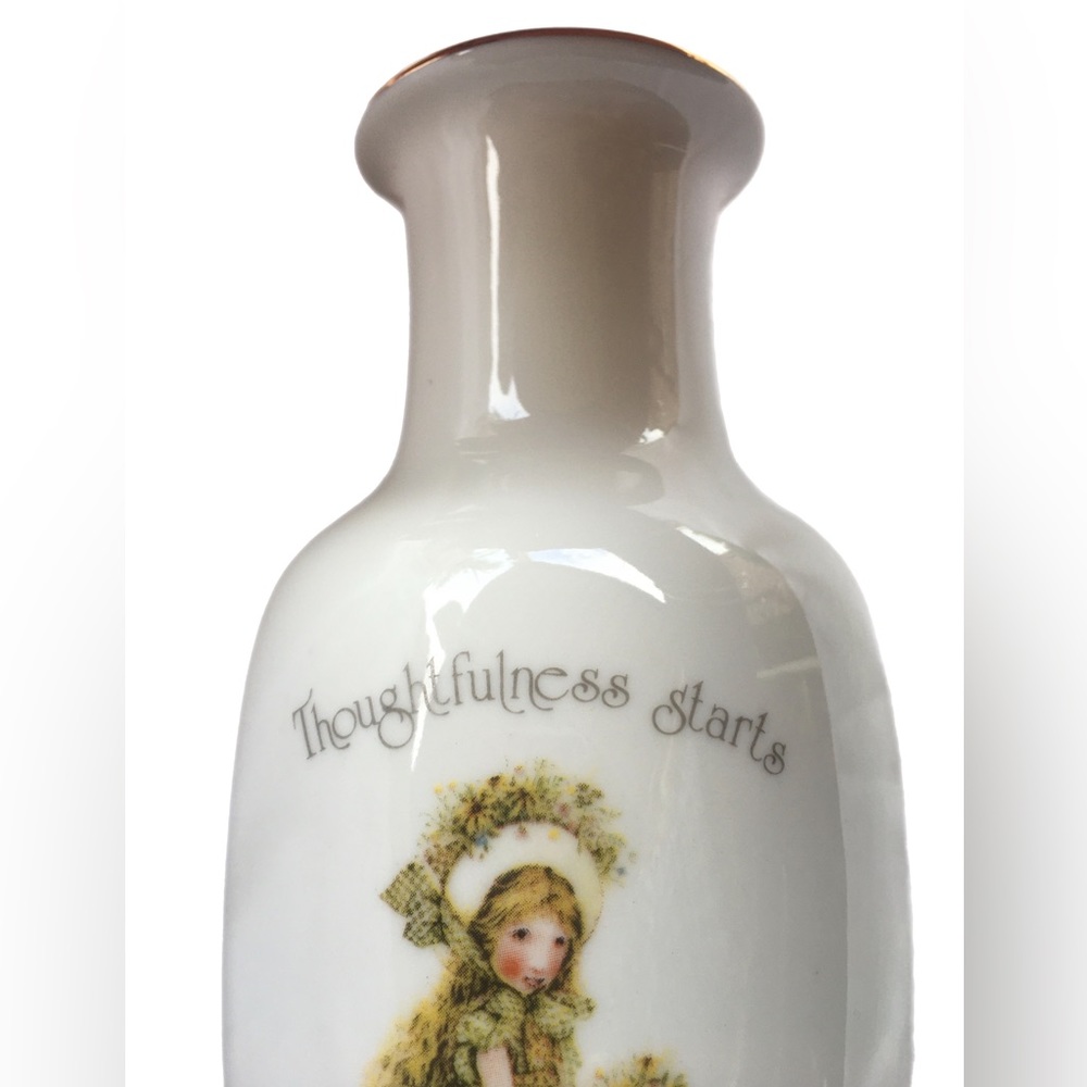 Holly Hobbie porcelain collectable vase. 8”high - Picture 4 of 8